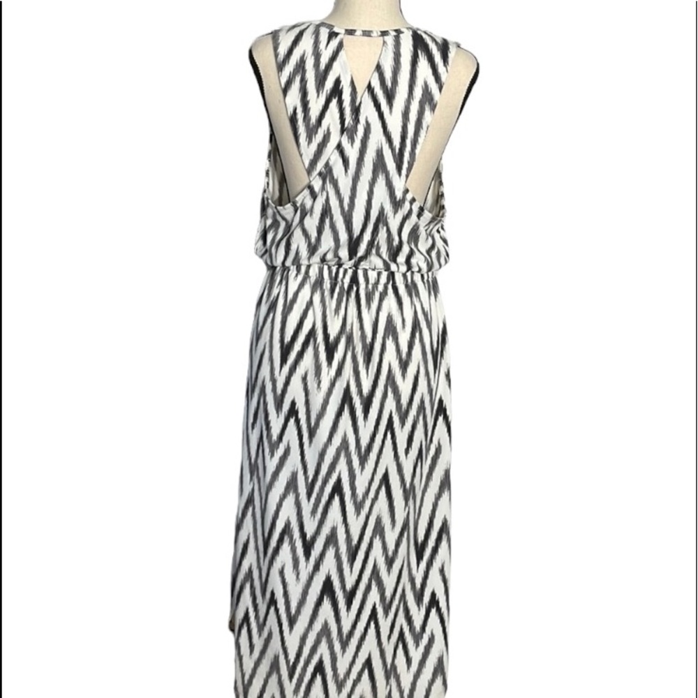 Banana Republic Factory Black and White Zigzag Maxi Dress